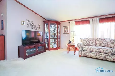 281 E South St, Mccomb, OH 45858 photo 6