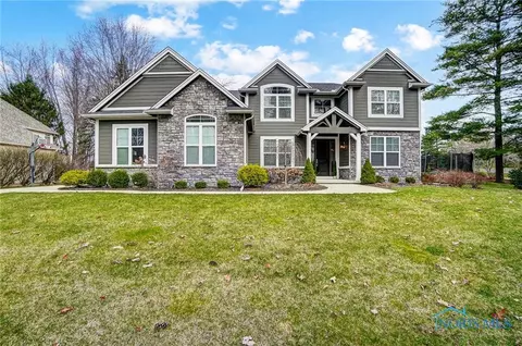 7510 Wind River Dr, Sylvania, OH 43560
