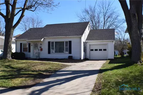 112 S Maple St, Oak Harbor, OH 43449
