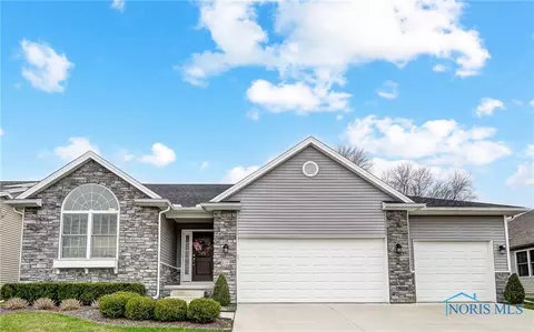 1033 Plum Grove Ln, Toledo, OH 43615