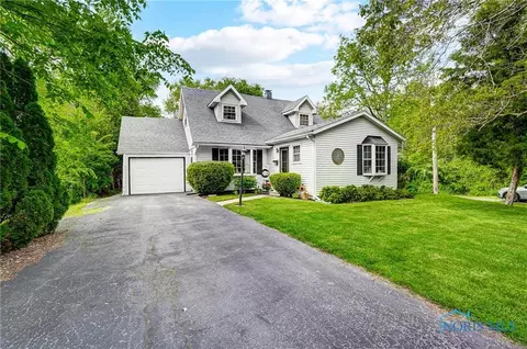 557 W Second St, Perrysburg, OH 43551