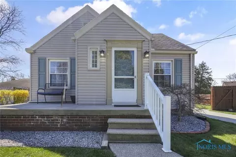 1233 Schreier Rd, Rossford, OH 43460
