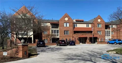 4710 Glendale Ave #304, Toledo, OH 43614