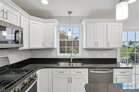 7048 Saddleback Rd, Maumee, OH 43537 photo 14