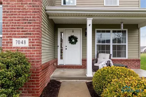 7048 Saddleback Rd, Maumee, OH 43537 photo 2
