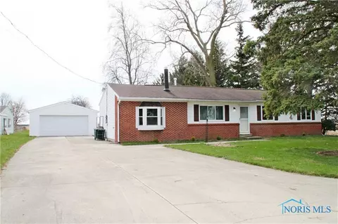 12331 Simonds Rd, Bowling Green, OH 43402