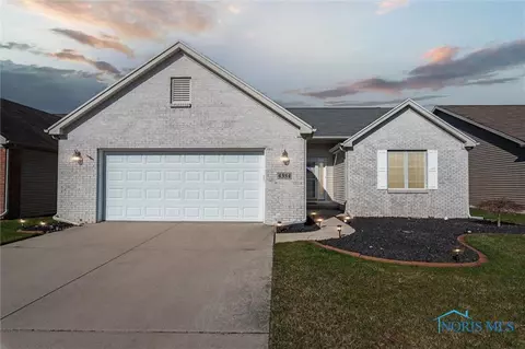 4354 Crystal Ridge Dr, Maumee, OH 43537