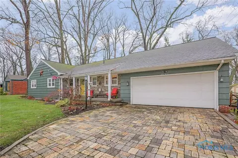 2721 W Rockridge Cir, Toledo, OH 43606