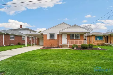 29 Island View Ave, Rossford, OH 43460