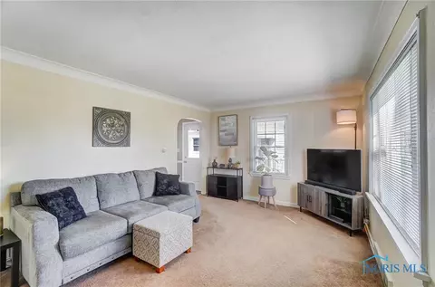 220 Rector Ave, Findlay, OH 45840 photo 3
