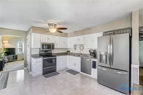 220 Rector Ave, Findlay, OH 45840 photo 7