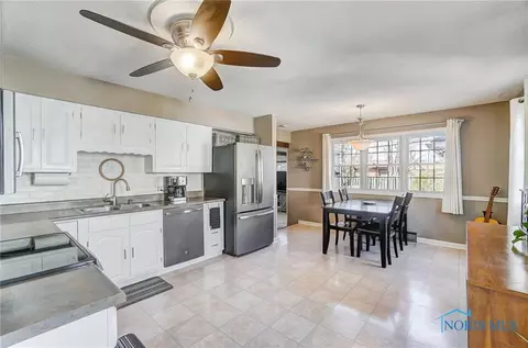 220 Rector Ave, Findlay, OH 45840 photo 10
