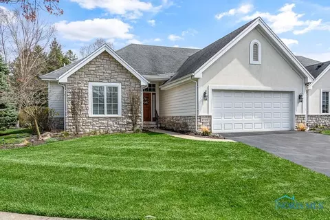 4906 Marble Cliff Blvd, Sylvania, OH 43560