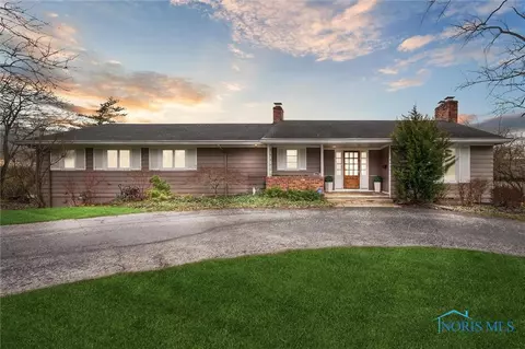 2700 Riverview Dr, Maumee, OH 43537