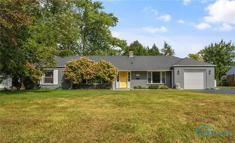 4434 Indian Rd, Ottawa Hills, OH 43615
