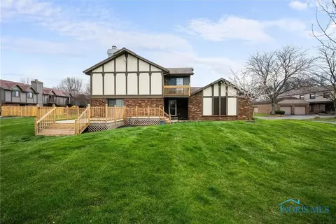 1220 Hidden Ridge Rd #A, Toledo, OH 43615