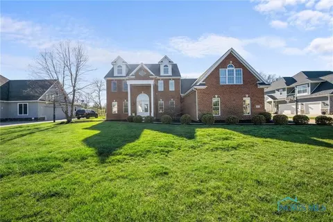 26017 Seminary Rd, Perrysburg, OH 43551