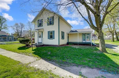 24317 W Second St, Grand Rapids, OH 43522