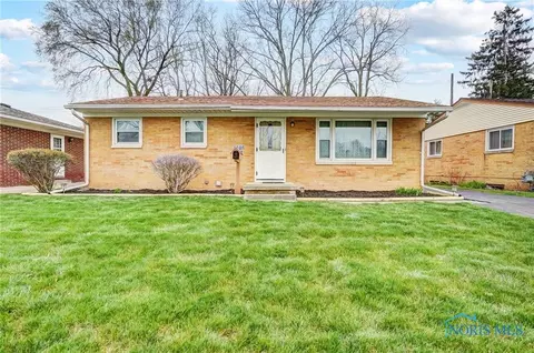 1106 Rosedale St, Maumee, OH 43537