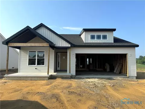 1247 Dublin Dr, Waterville, OH 43566