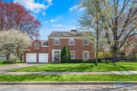 2448 Manchester Blvd, Ottawa Hills, OH 43606