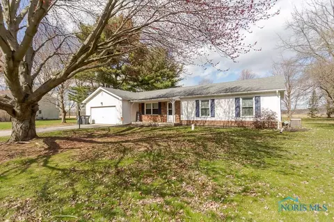 13246 Woodbrier Ln, Grand Rapids, OH 43522