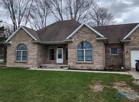 1683 Latcha Rd, Millbury, OH 43447