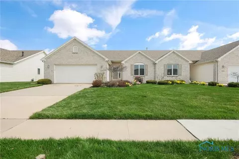 4305 Waterbend Dr, Maumee, OH 43537
