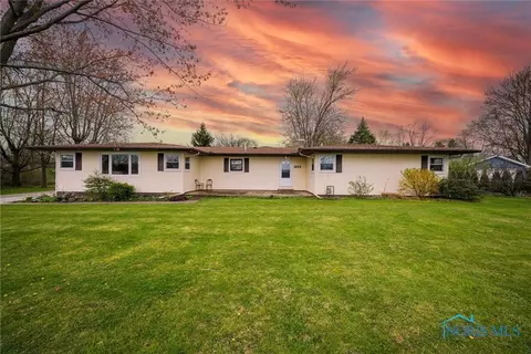 3520 Plumey Rd, Northwood, OH 43619