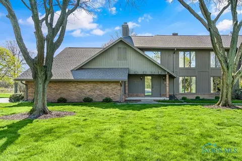 29672 E River Rd, Perrysburg, OH 43551