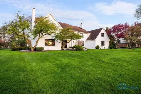 25571 Willowbend Rd, Perrysburg, OH 43551