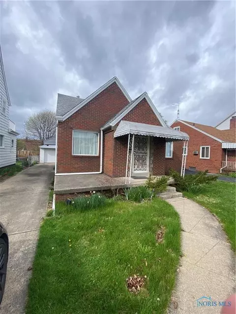 229 Majestic Dr, Toledo, OH 43608