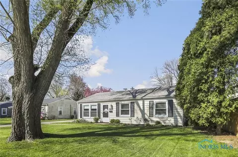 1413 Shepherd Dr, Maumee, OH 43537 photo 2