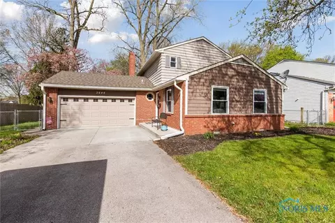 3649 Sylvanwood Dr, Sylvania, OH 43560