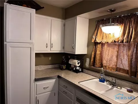 1049 E 4th St, Ottawa, OH 45875 photo 6