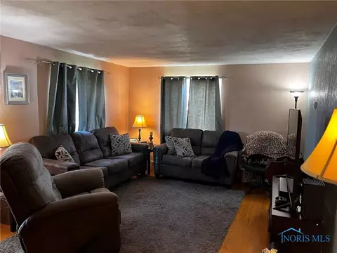1049 E 4th St, Ottawa, OH 45875 photo 7
