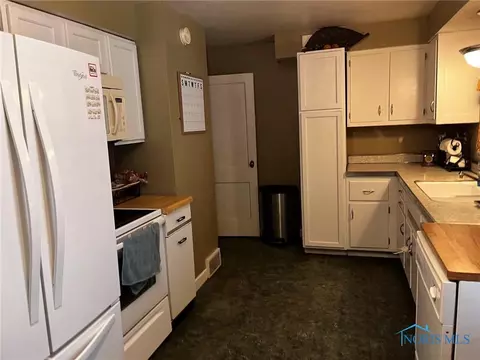 1049 E 4th St, Ottawa, OH 45875 photo 4