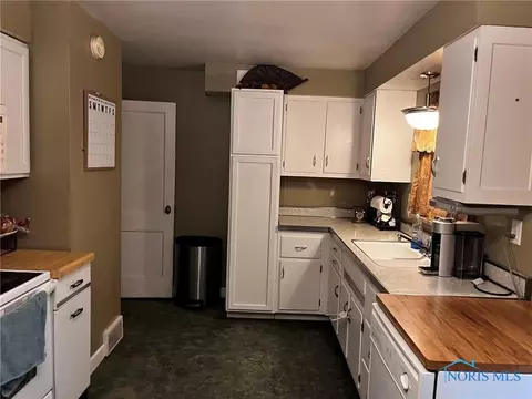 1049 E 4th St, Ottawa, OH 45875 photo 3