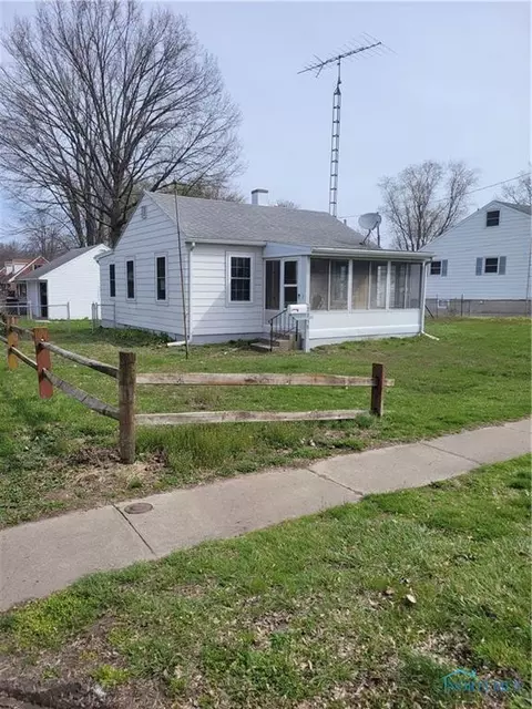 3758 Mcgregor Ln, Toledo, OH 43623