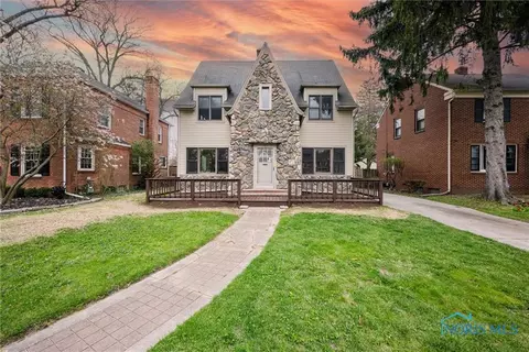 2407 Pemberton Dr, Toledo, OH 43606