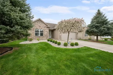 4949 Lake Breeze Ln, Maumee, OH 43537