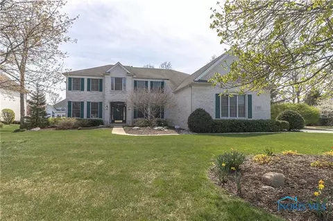 8721 Birch Bark Dr, Sylvania, OH 43560