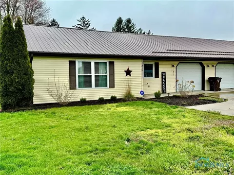 315 Antwerp Dr, Hicksville, OH 43526