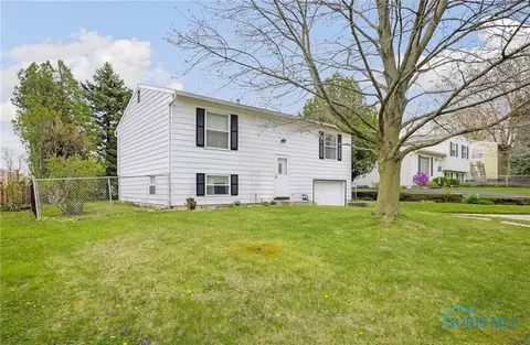 218 N Yarrow St, Oregon, OH 43616