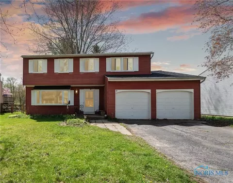108 Promenade Dr, Swanton, OH 43558