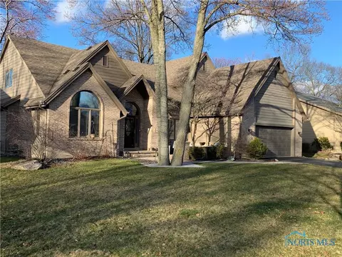 9044 Orchard Lake Rd, Holland, OH 43528