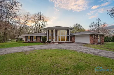 28 N Centennial Rd, Holland, OH 43528