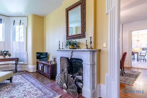 205 E Wayne St, Maumee, OH 43537 photo 14