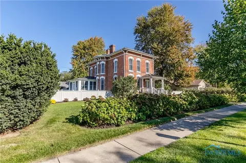 205 E Wayne St, Maumee, OH 43537 photo 7