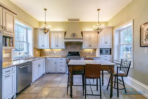 205 E Wayne St, Maumee, OH 43537 photo 21